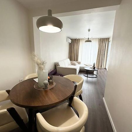New Luxury Furnished Apartment - Beach, Varna Center & Fast Wi-Fi Ngoại thất bức ảnh