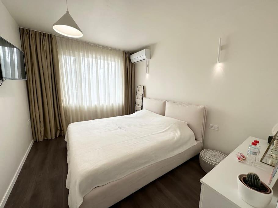 New Luxury Furnished Apartment - Beach, Varna Center & Fast Wi-Fi Ngoại thất bức ảnh