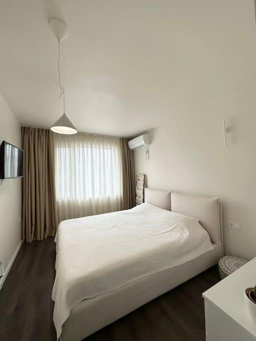 New Luxury Furnished Apartment - Beach, Varna Center & Fast Wi-Fi Ngoại thất bức ảnh