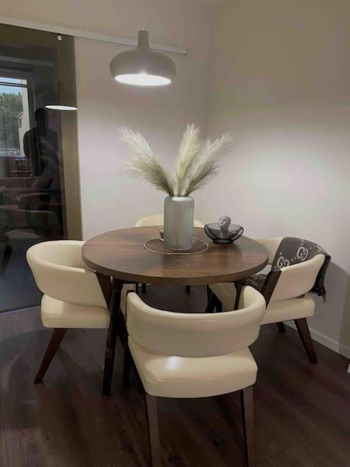 New Luxury Furnished Apartment - Beach, Varna Center & Fast Wi-Fi Ngoại thất bức ảnh
