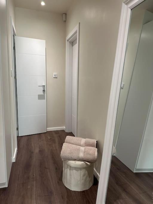 New Luxury Furnished Apartment - Beach, Varna Center & Fast Wi-Fi Ngoại thất bức ảnh